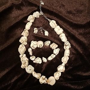 Howlite stone necklace braclet and earing set